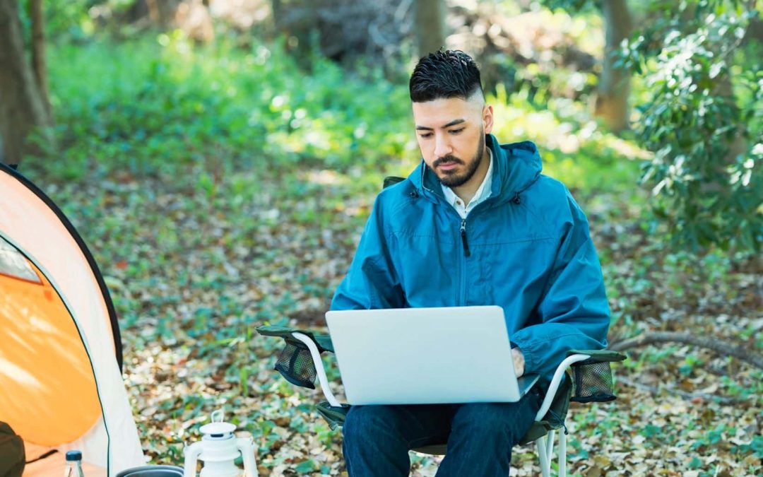 Camping While Working Remotely: What Actually Works (And What Doesn’t)