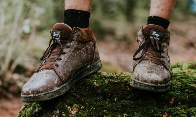 Why Do My Feet Sweat When Hiking? Causes & Simple Fixes