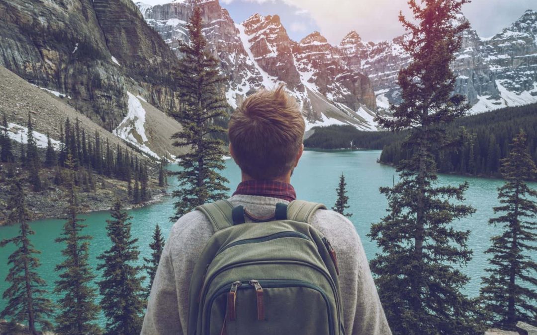 What to Pack for a Day Hike (Without Overpacking!)
