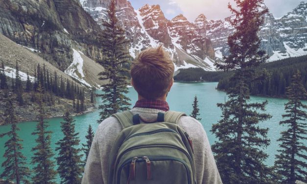 What to Pack for a Day Hike (Without Overpacking!)