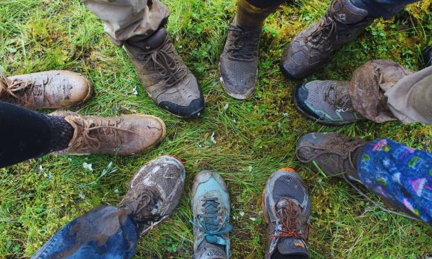 How to Hike Through Deep Mud Without Losing Your Boots (Technique & Gear Guide)